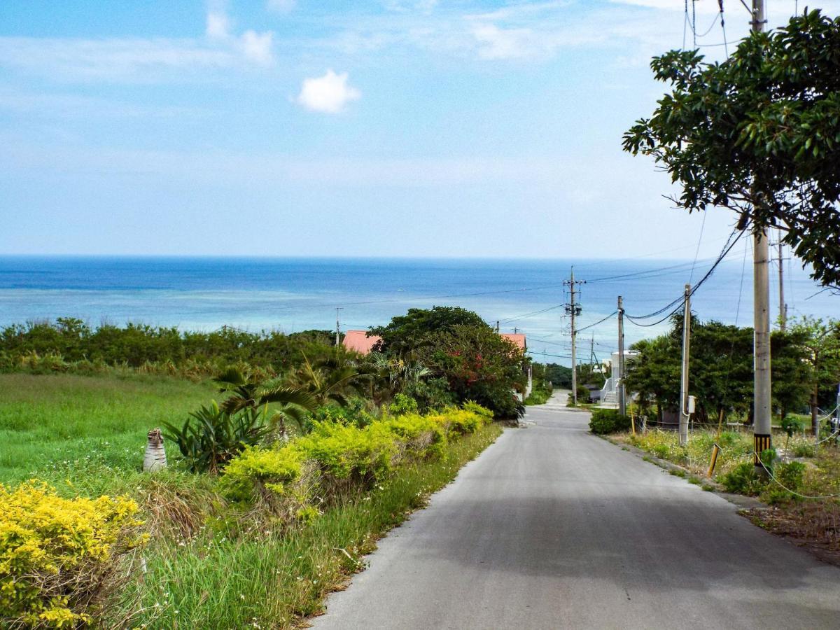 Hotel AsobiBASE Yamabare-House Ishigaki  Exterior foto