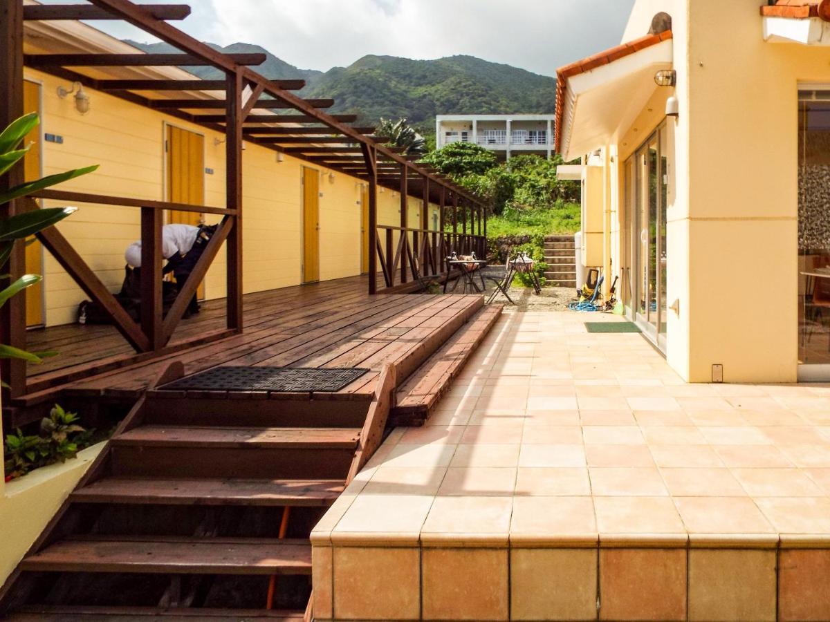 Hotel AsobiBASE Yamabare-House Ishigaki  Exterior foto