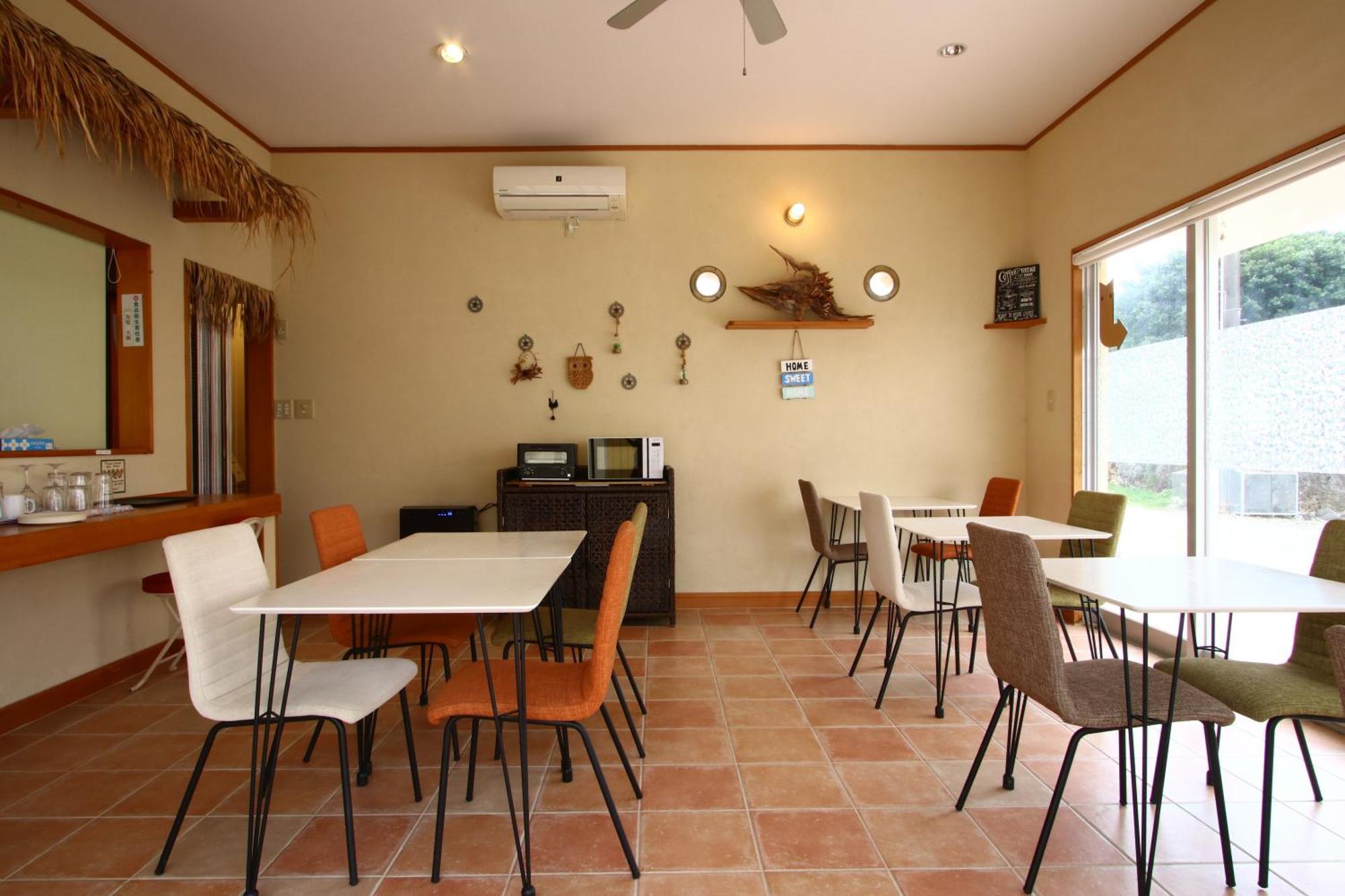 Hotel AsobiBASE Yamabare-House Ishigaki  Exterior foto
