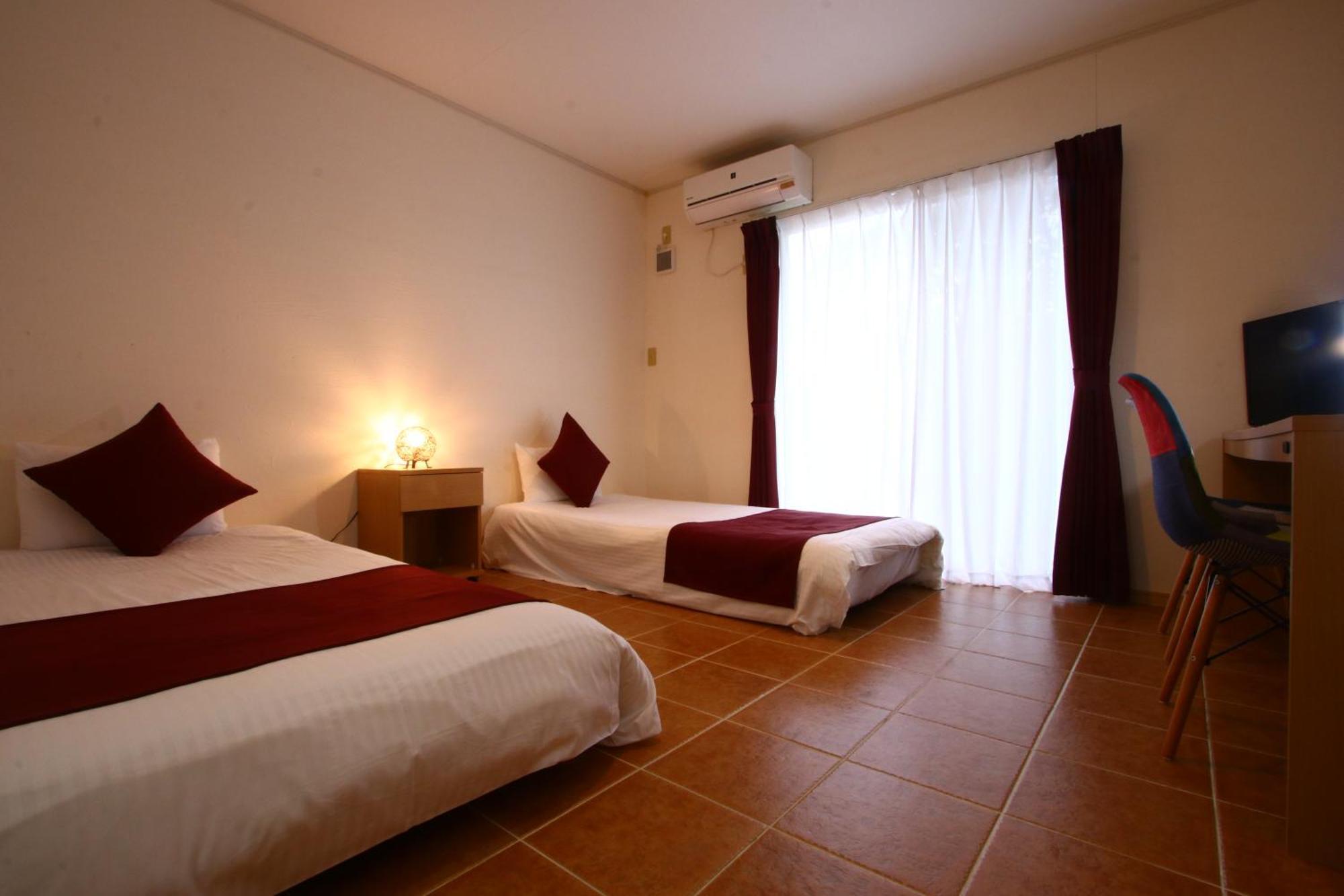Hotel AsobiBASE Yamabare-House Ishigaki  Exterior foto