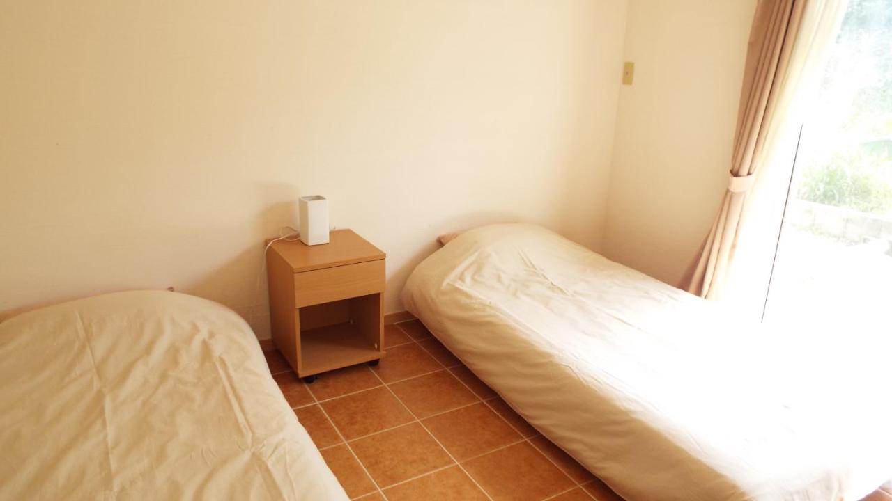 Hotel AsobiBASE Yamabare-House Ishigaki  Exterior foto